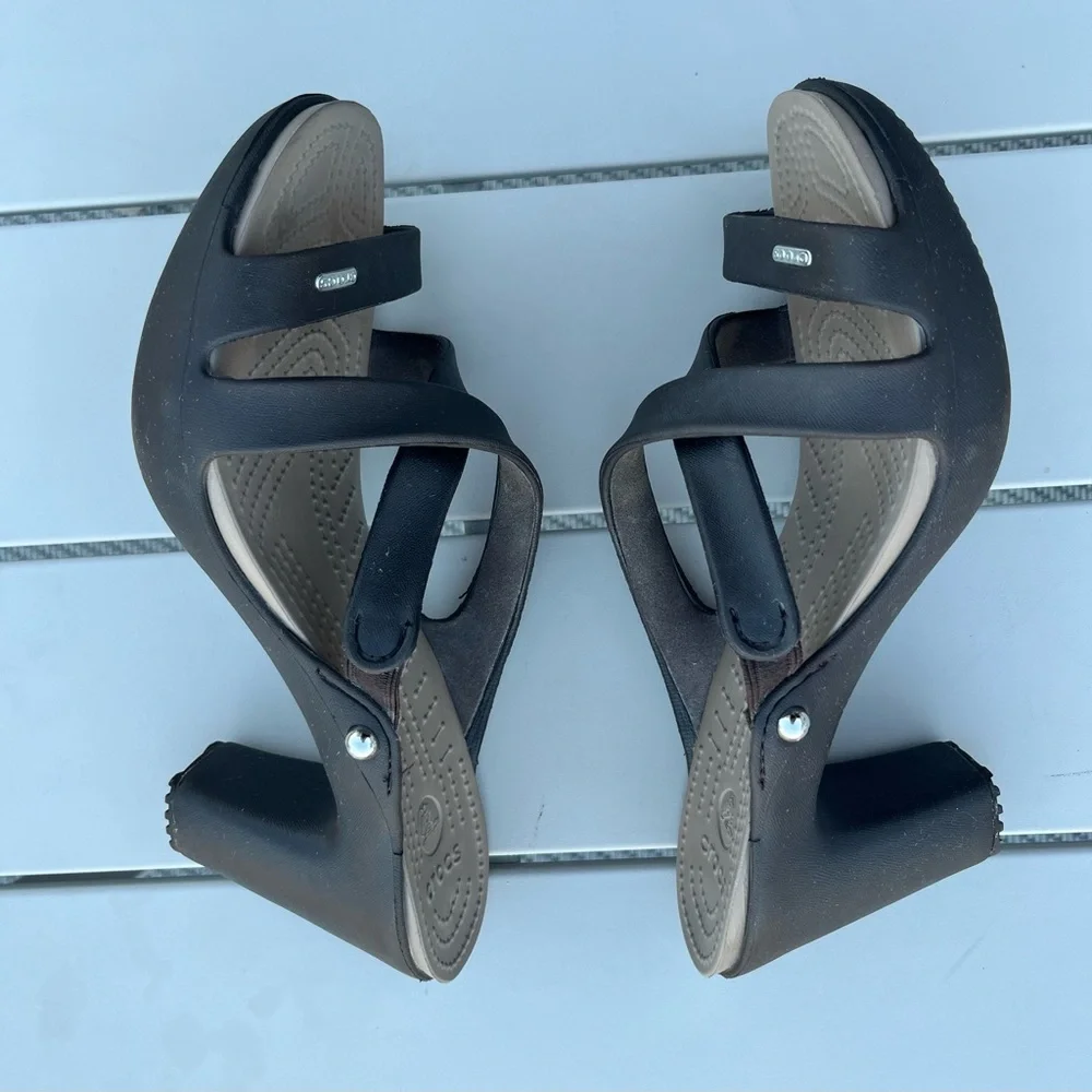 CROCS Cyprus IV Expresso Heeled Sandals- size 10